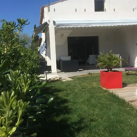 Villa De Style Moderne 3 *