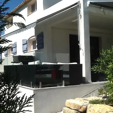Villa De Style Moderne 3 *