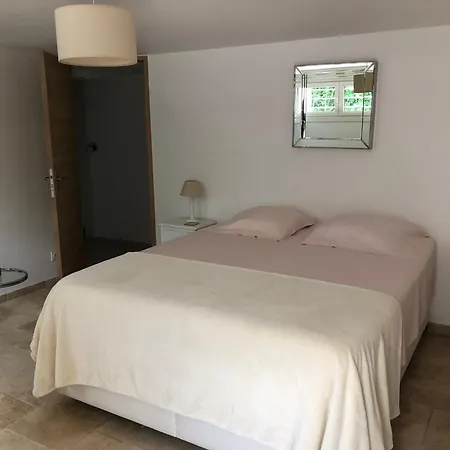 Villa De Style Moderne 3 *
